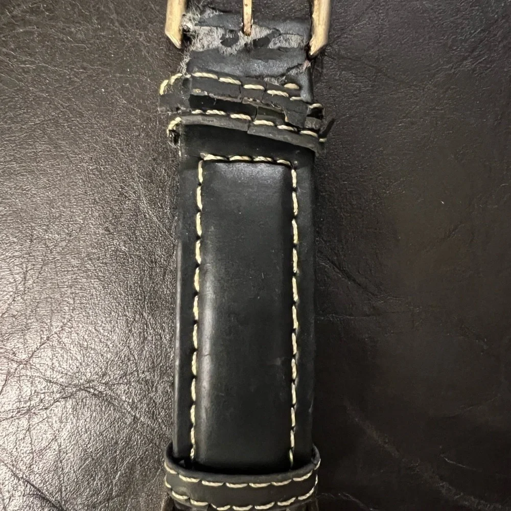 Vintage 1994 Guess Ladies Watch W9